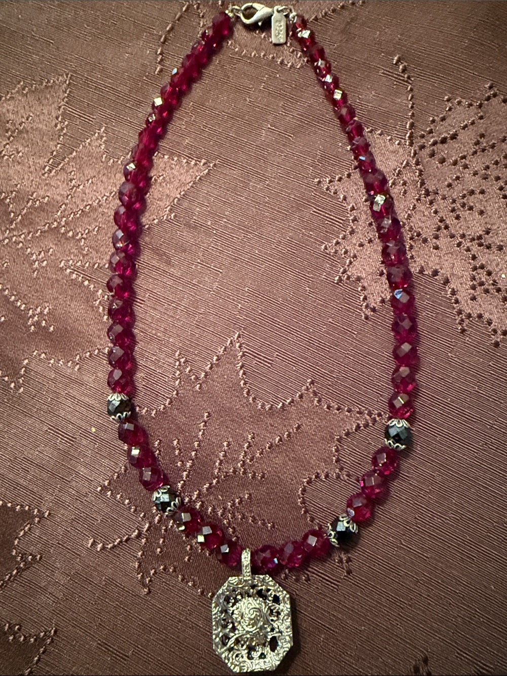 Vintage Red Glass Beaded Women's Pendant Necklace -